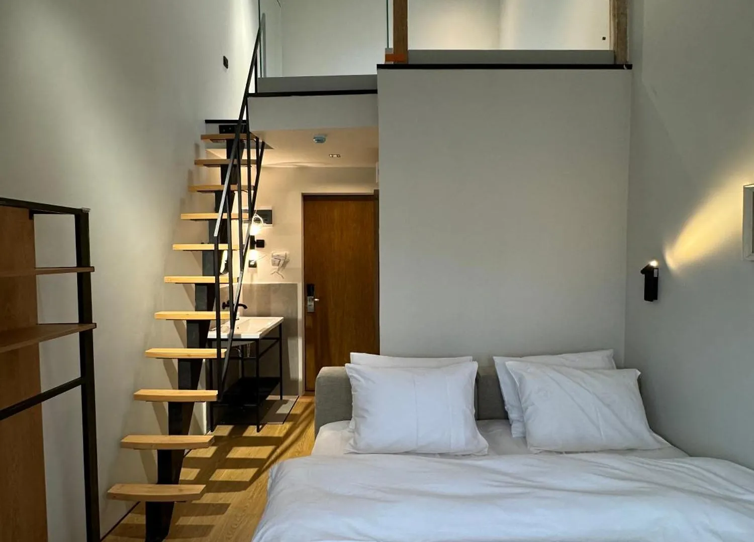 Mosh Mosh Boutique Hotel Алматы
